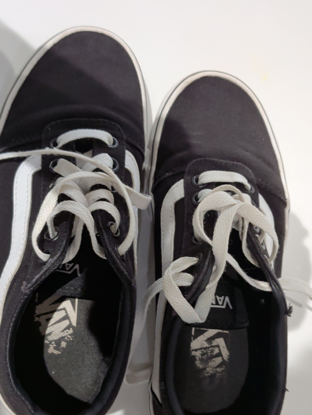 Vans Men's Black and White Canvas Low-Top Sneakers